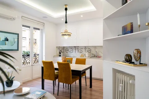 Flat 77 m² in Madrid (2/37)
