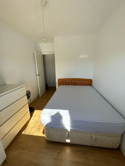 Кімната в оренду, Madrid