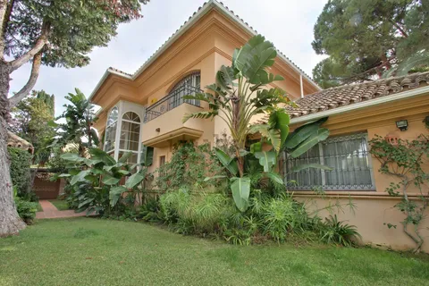 Casa de 450 m² a Estepona