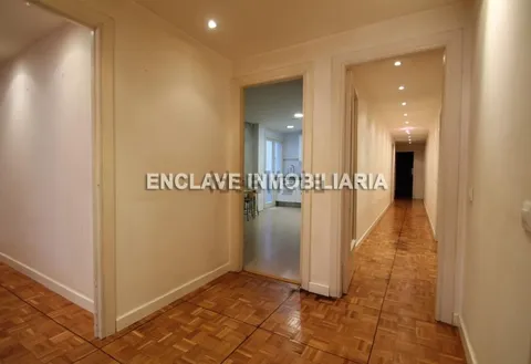 Pis de 230 m² a Oviedo