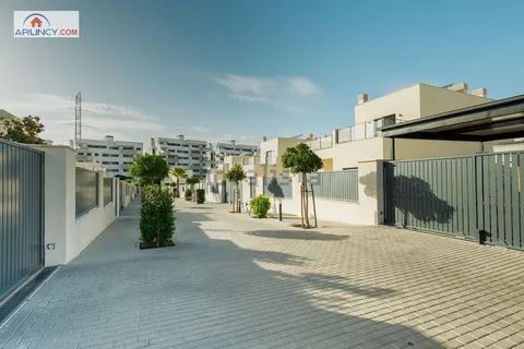 Haus 220 m² in Dos Hermanas