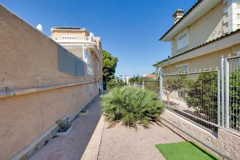 Casa de 360 m² a Torrevella