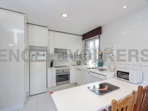House 300 m² in Baiona