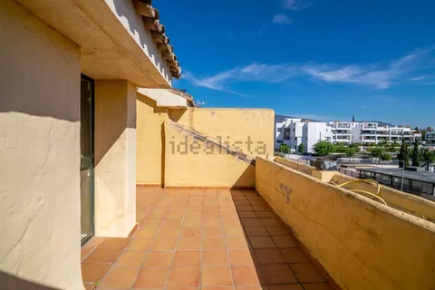 Casa de 250 m² en Estepona
