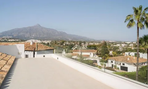 Haus 620 m² in Marbella