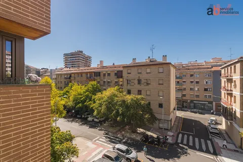 Pis de 98 m² a Pamplona