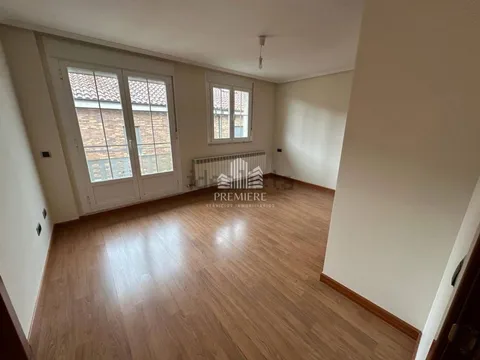 Casa 222 m² a Villares de la Reina