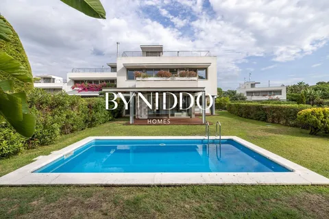 Casa de 290 m² en Sant Vicenç de Montalt (3/84)