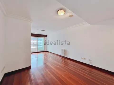 Piso de 76 m² en Vigo (2/76)
