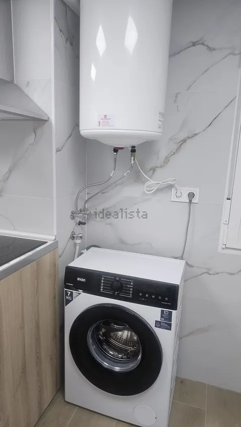 Room for rent, Madrid (2/7)