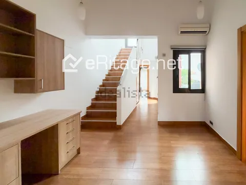 Casa de 277 m² a l'Hospitalet de Llobregat