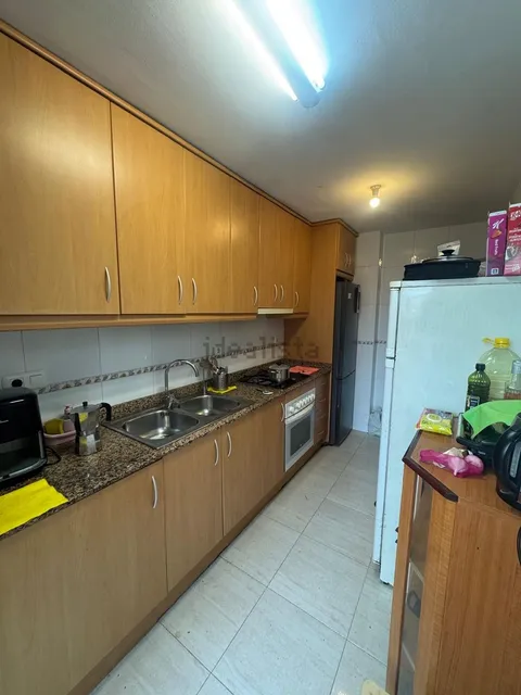 Room for rent, l'Hospitalet de Llobregat (2/12)