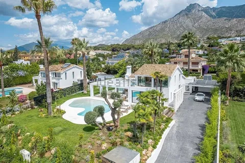 Haus 400 m² in Marbella