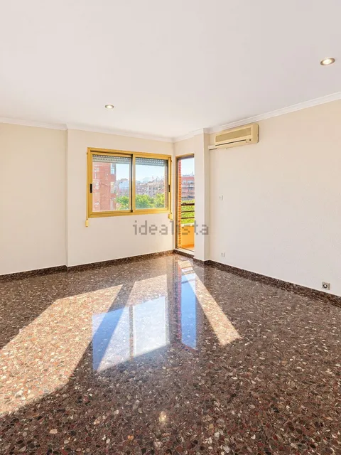 Wohnung 102 m² in Valencia