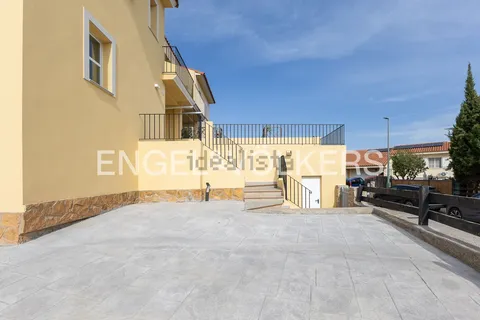 Casa de 250 m² a Riba-roja de Túria