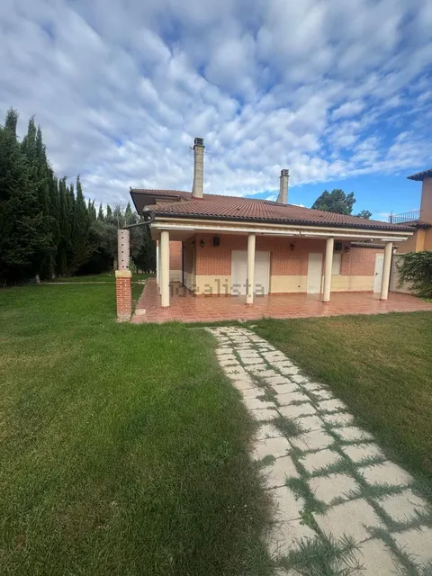 Casa de 280 m² a Simancas