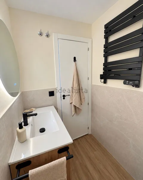 Flat 100 m² in Madrid