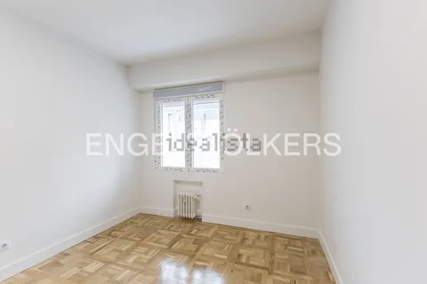 Wohnung 98 m² in Madrid