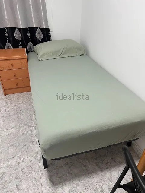 Habitació de lloguer, l'Hospitalet de Llobregat (4/5)