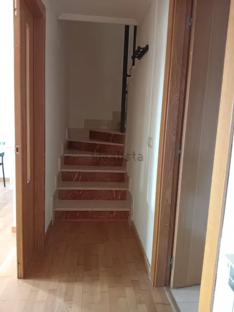 Pis de 59 m² a Valverde de la Virgen (3/8)