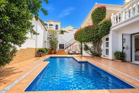 Haus 294 m² in Marbella (3/25)