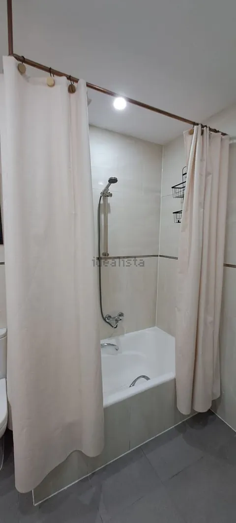 Habitació de lloguer, Maó