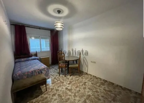 Piso de 90 m² en Granada