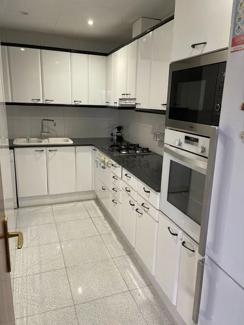 Chambre à louer, Barcelone (2/3)