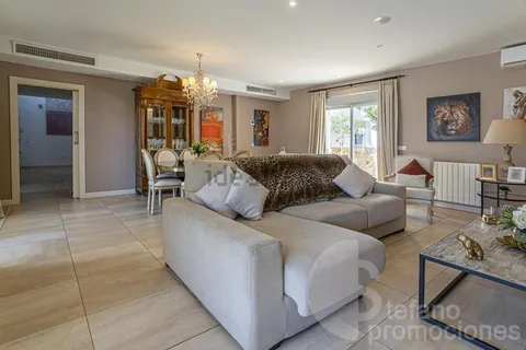 Casa de 402 m² en Málaga (4/47)