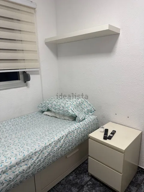 Room for rent, l'Hospitalet de Llobregat (3/8)