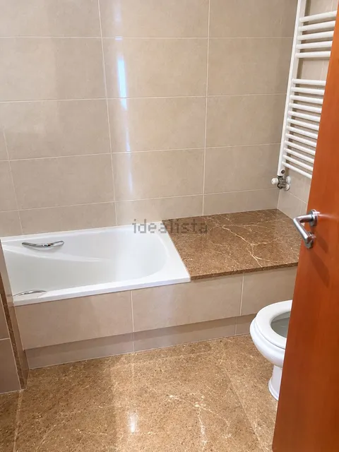 Habitació de lloguer, Vilanova i la Geltrú (3/3)
