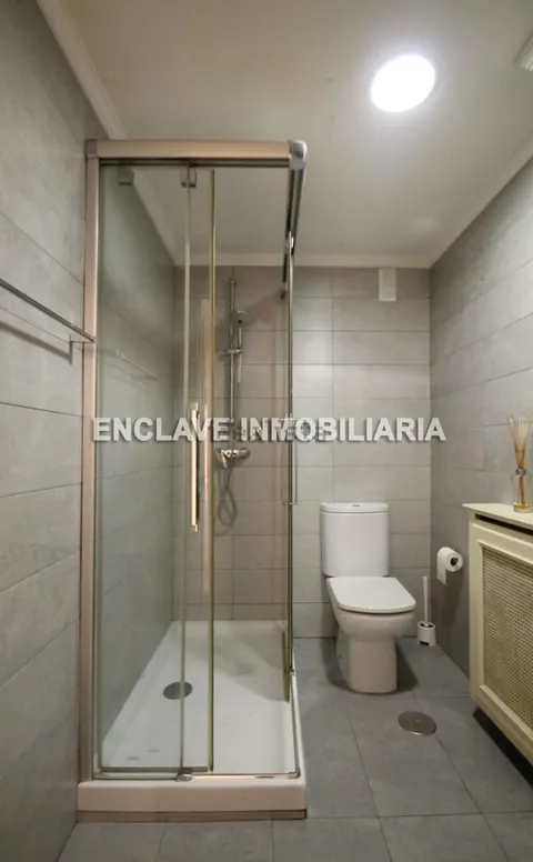 Pis de 230 m² a Oviedo
