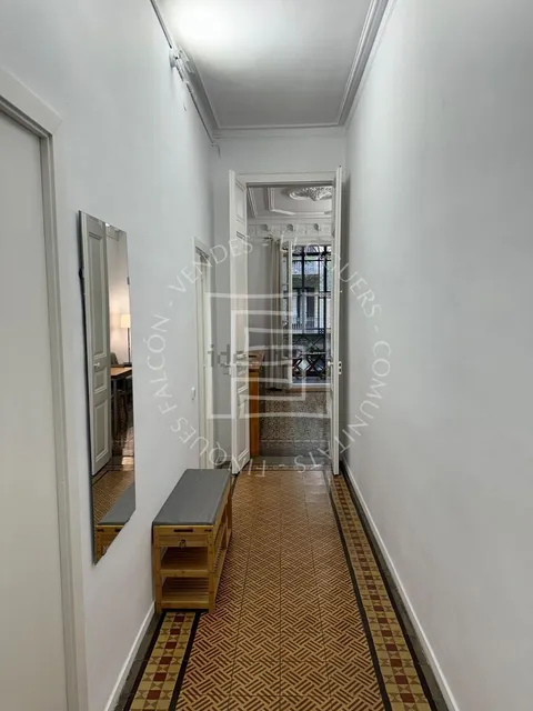 Квартира 60 м² в Барселоне