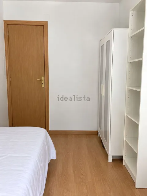 Room for rent, Madrid (2/5)
