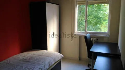 Room for rent, Madrid (2/10)