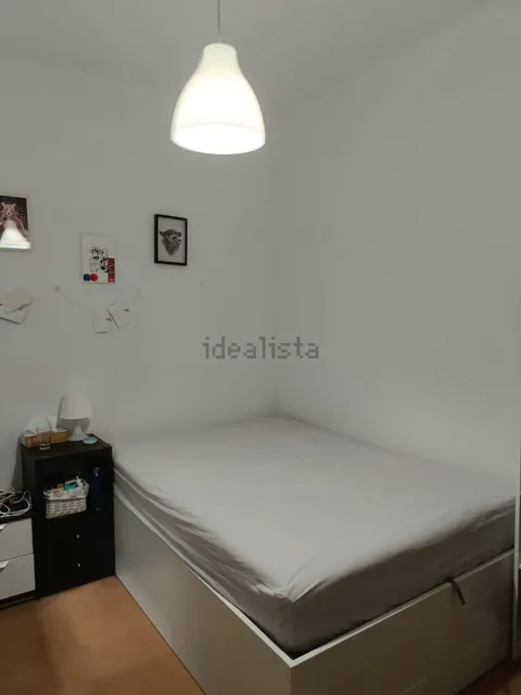 Room for rent, Barcelona (3/31)