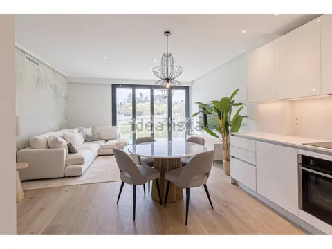 Flat 123 m² in Madrid (2/57)