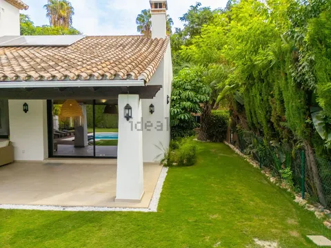 Casa 411 m² a Estepona