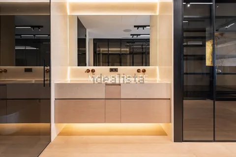 Wohnung 246 m² in Valencia