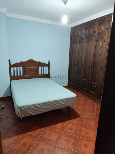 Room for rent, Monda