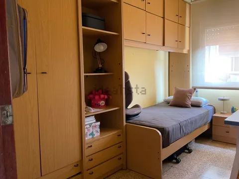 Habitació de lloguer, Santa Perpètua de Mogoda (2/3)