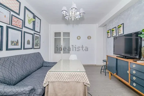 Apartamento 95 m² em Loja (2/22)