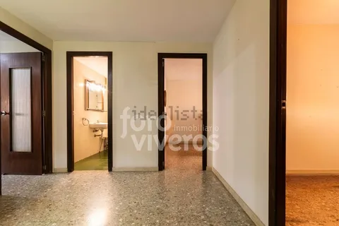 Wohnung 236 m² in Valencia