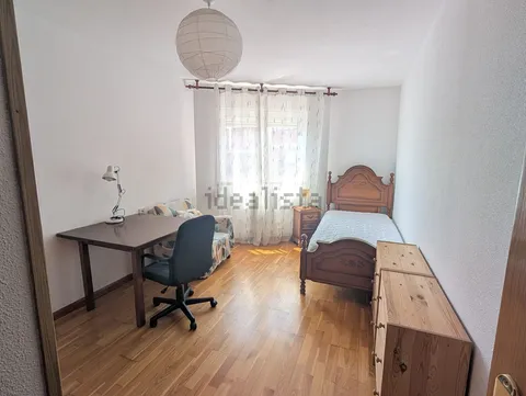 Habitació de lloguer, Lleó