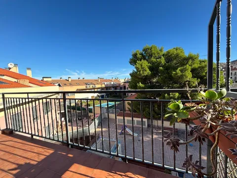 Flat 94 m² in Cadrete
