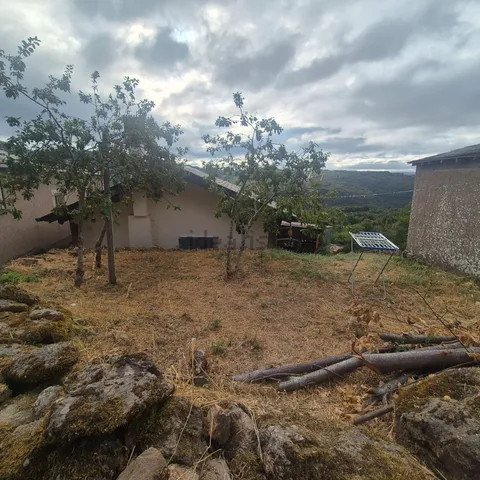 Casa de 140 m² a Viana do Bolo