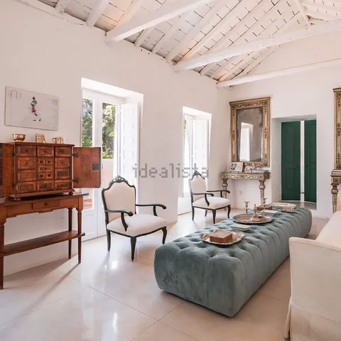 Haus 350 m² in Marbella