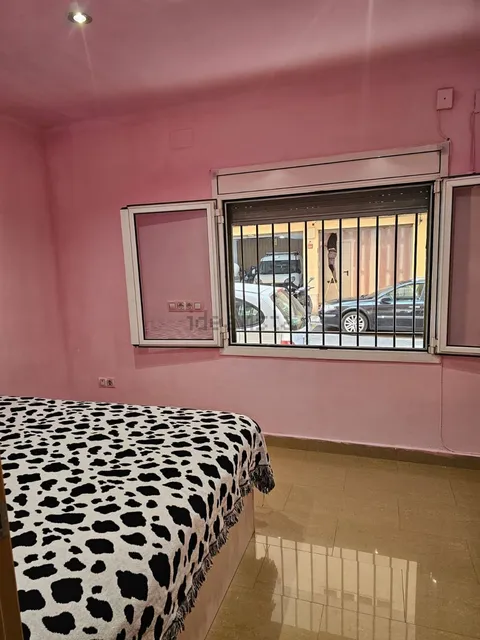 Chambre à louer, Figuières