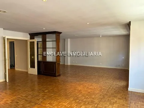 Appartamento 230 m² a Oviedo (2/58)