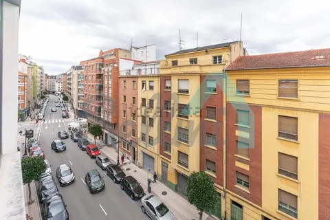 Pis de 50 m² a Oviedo (4/25)